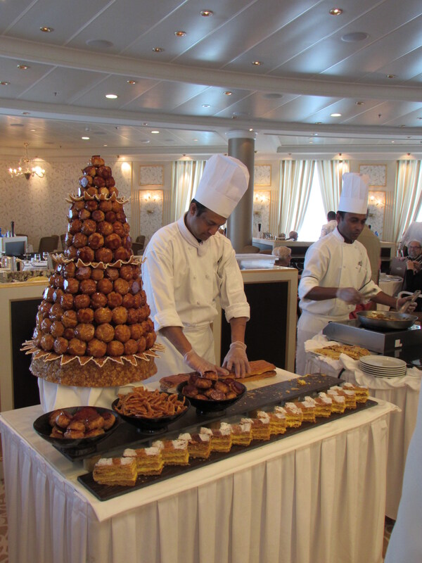 Une pièce montée pour célébrer les fêtes de fin d'année à bord d'Oceania Cruises